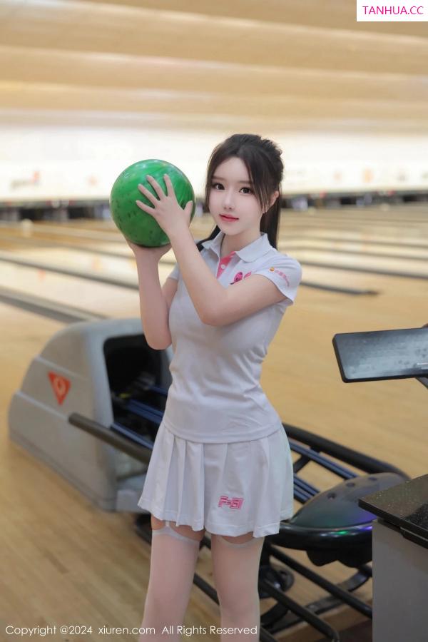   [XiuRen]高清写真图 2024.02.20 No.8118 小薯条nienie 丝袜美腿第63张图片